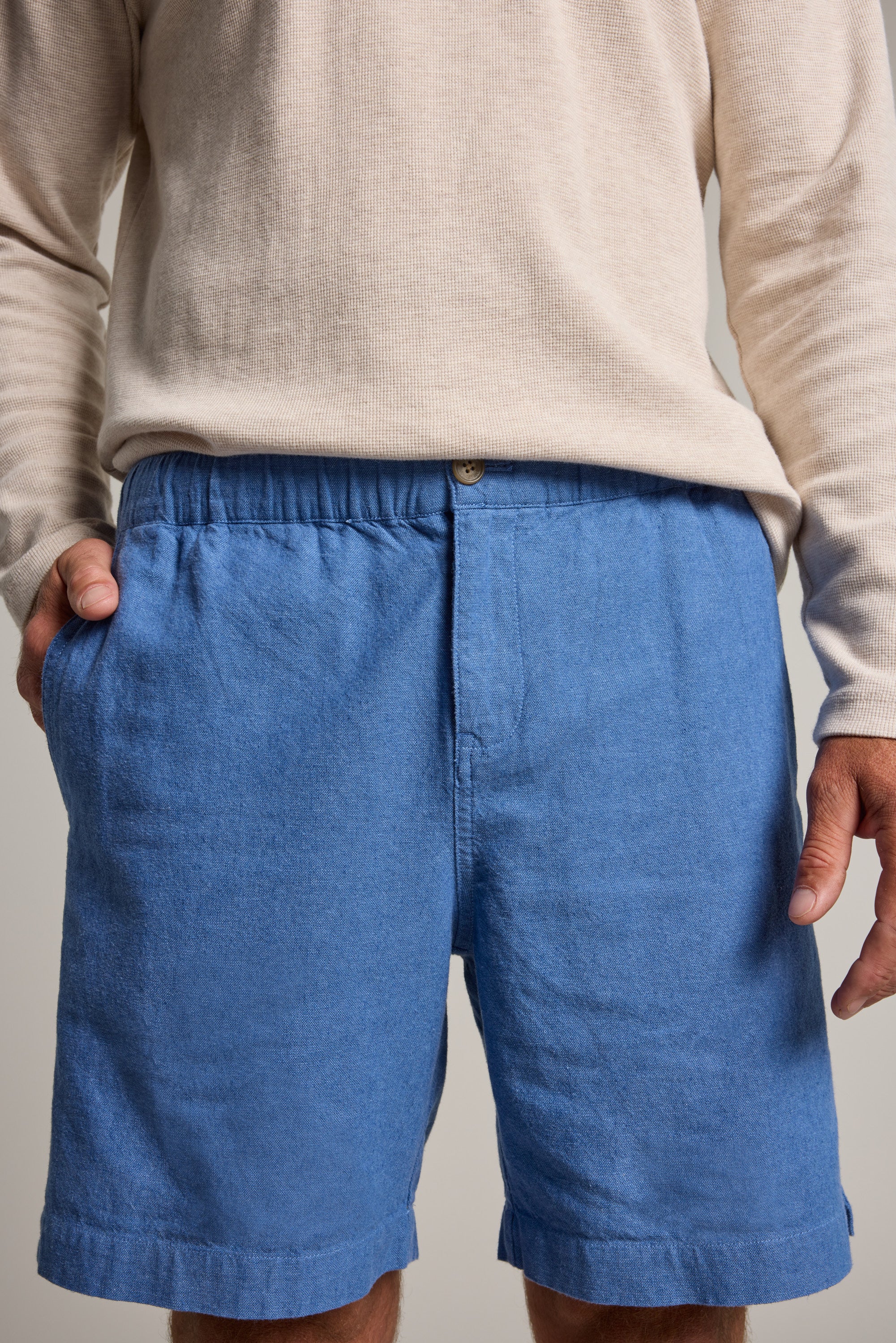 Barclay Linen Weekend Short - Image 5