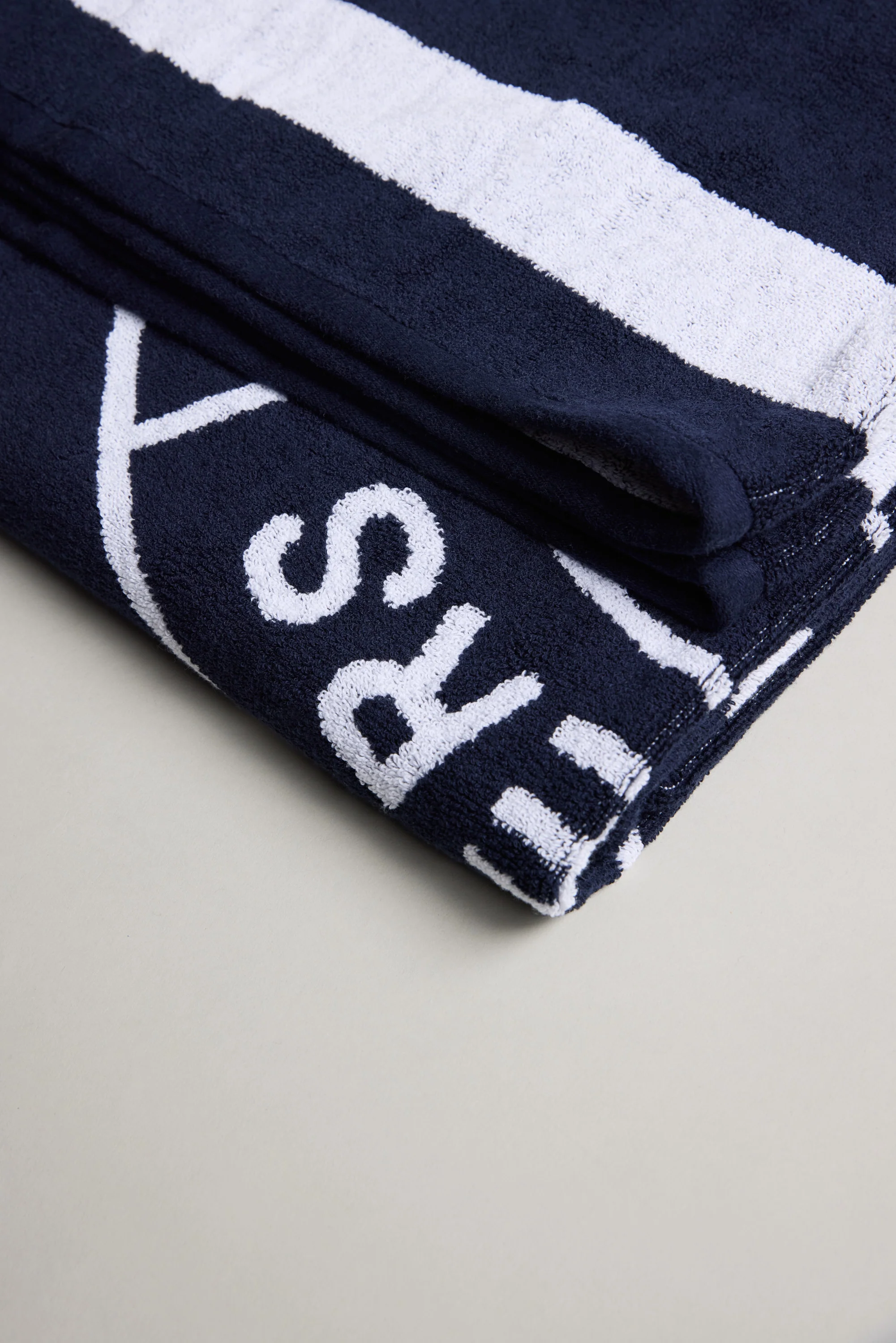 Barkers Beach Towel - Image 3