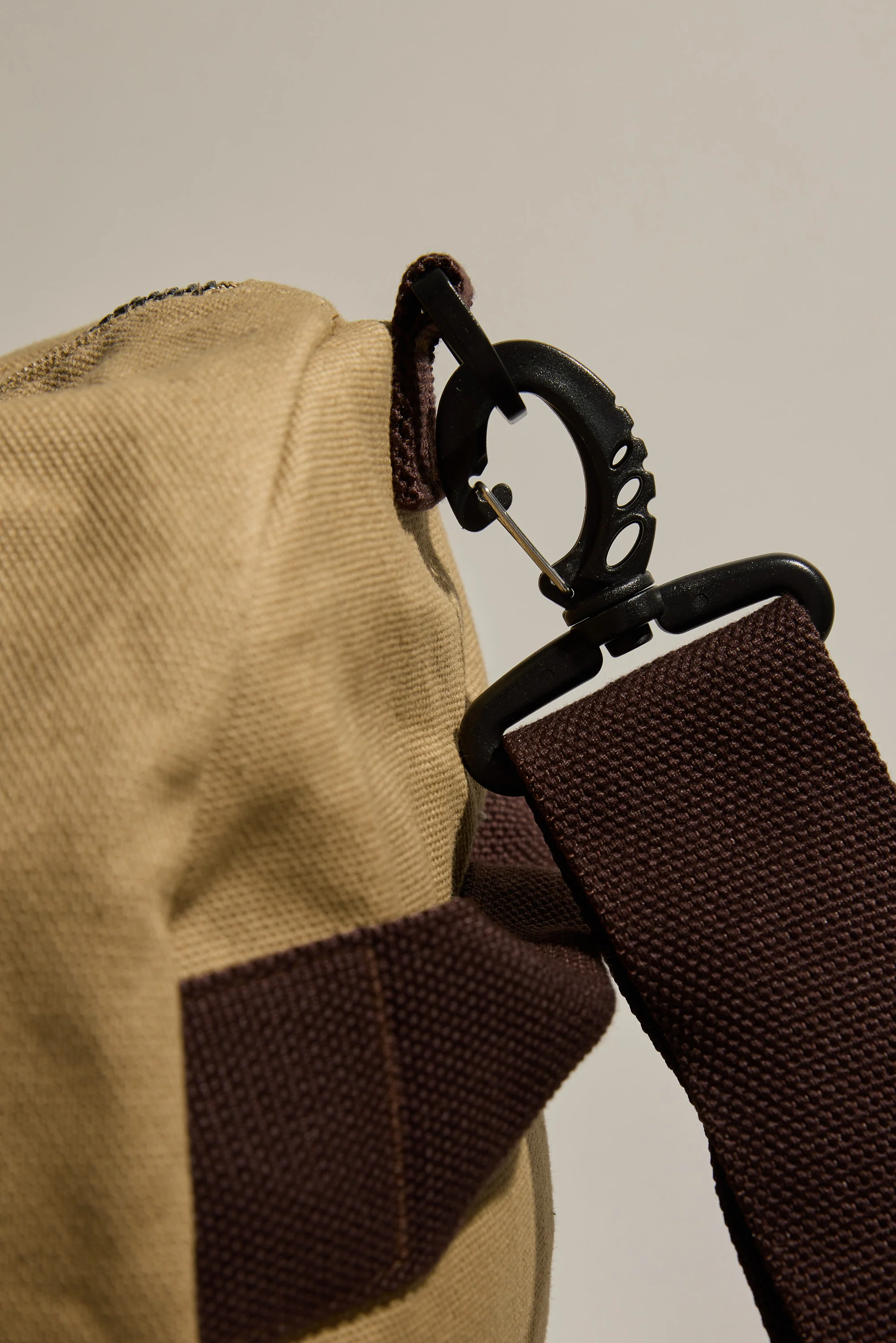 Barkers Canvas Duffle Bag - Image 6