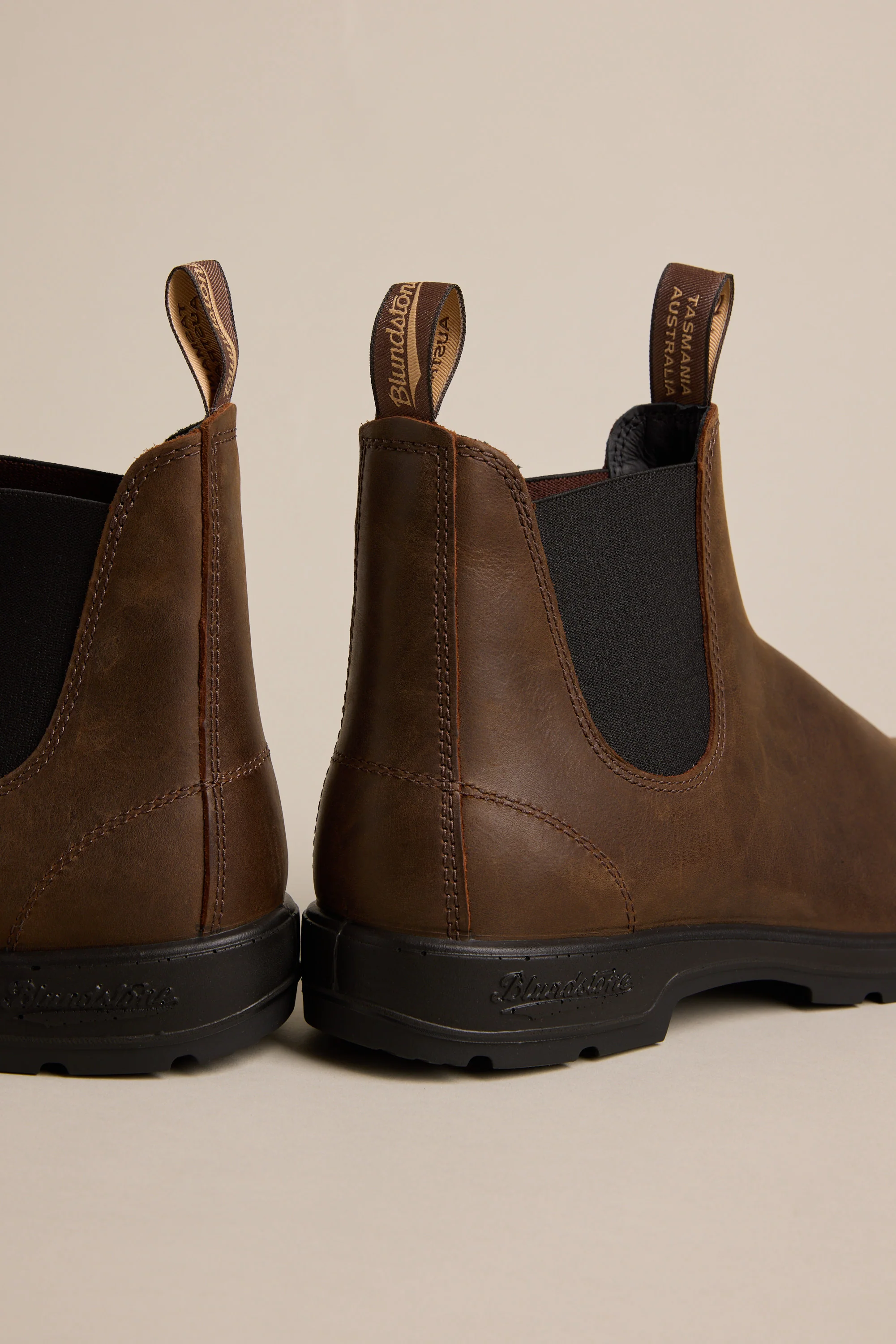 Blundstone Classic Chelsea Boots #1609 - Image 4