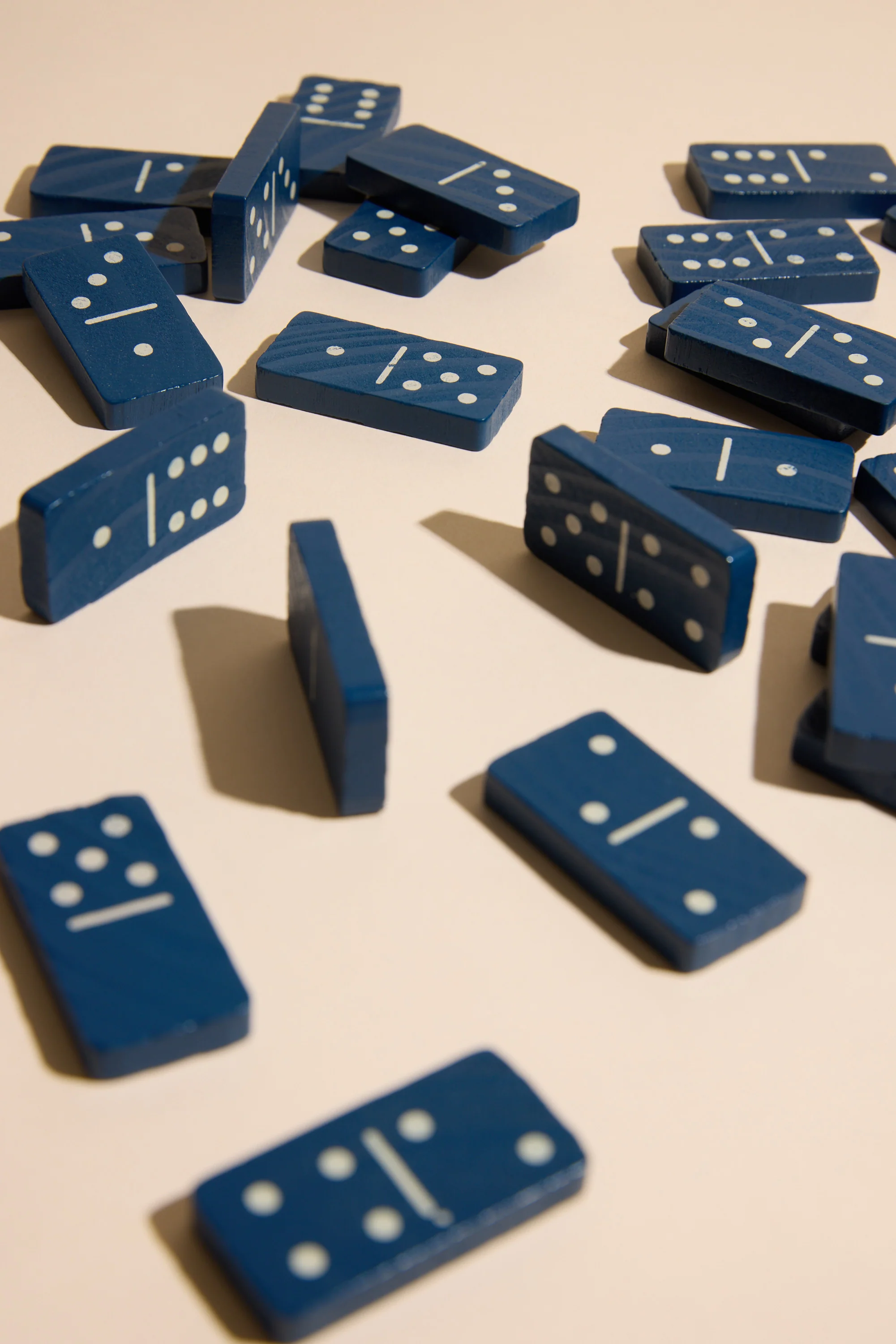 Classic Dominos - Image 3