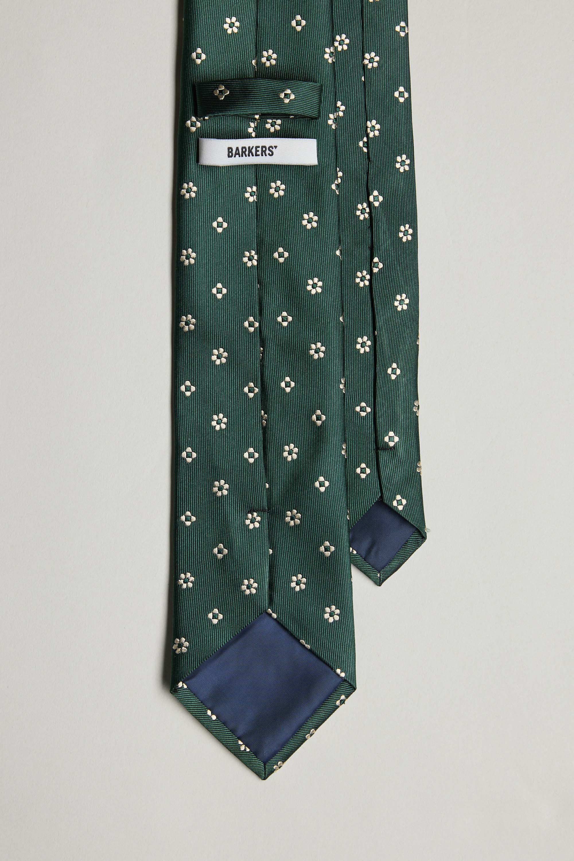 Garland Flower Tie - Image 2