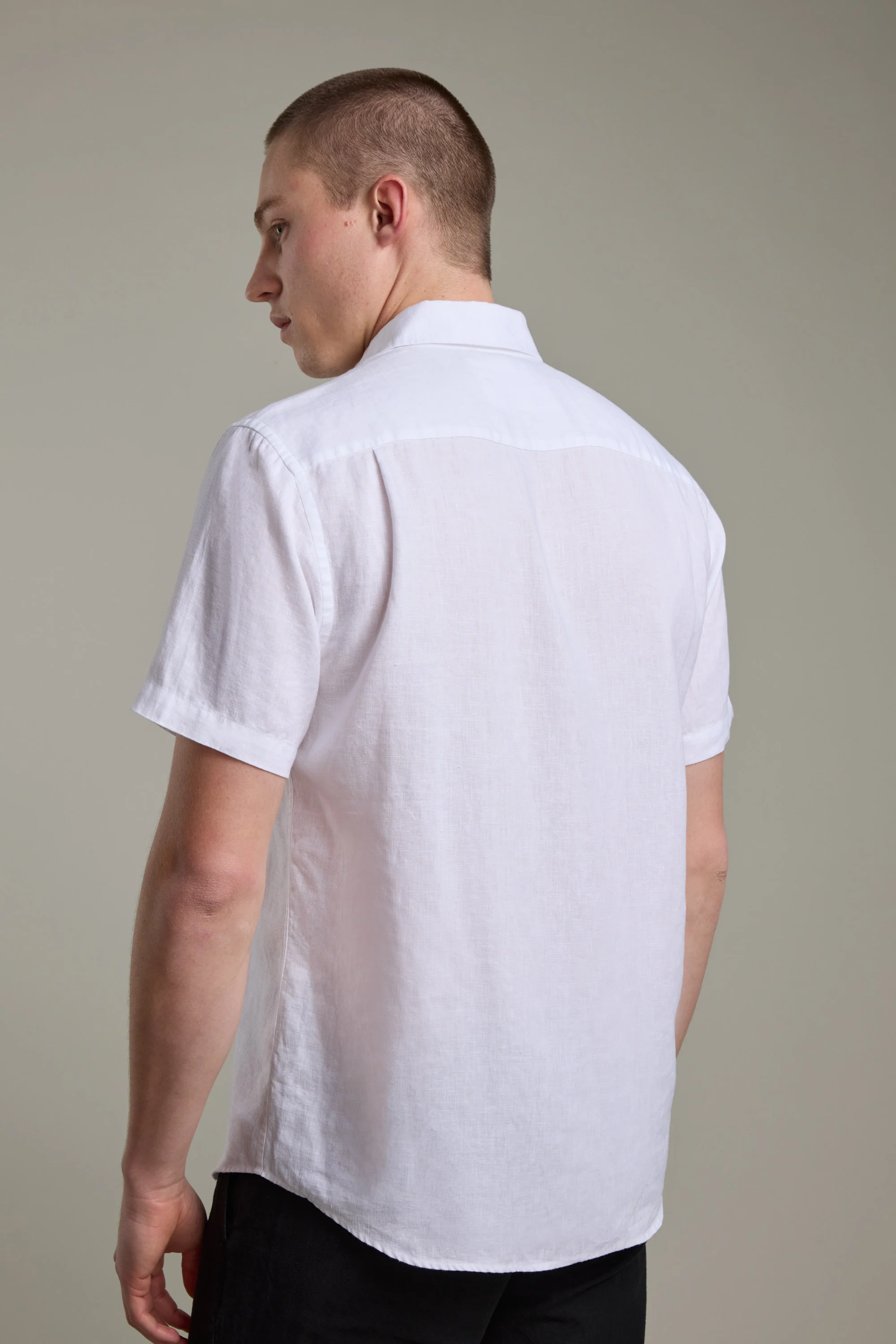 Gentry Linen Shirt - Image 6