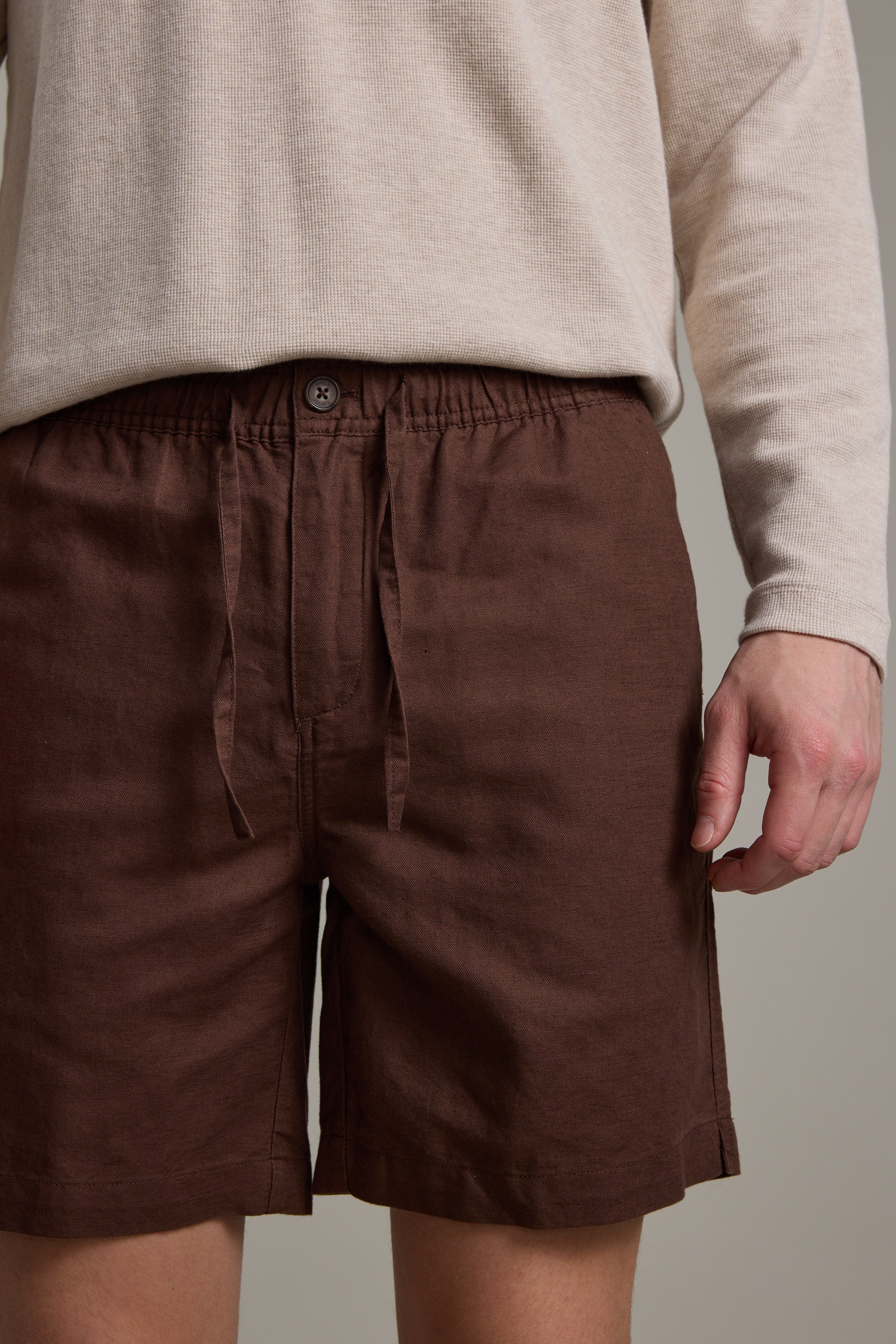 Jasper Linen Weekend Short - Image 4
