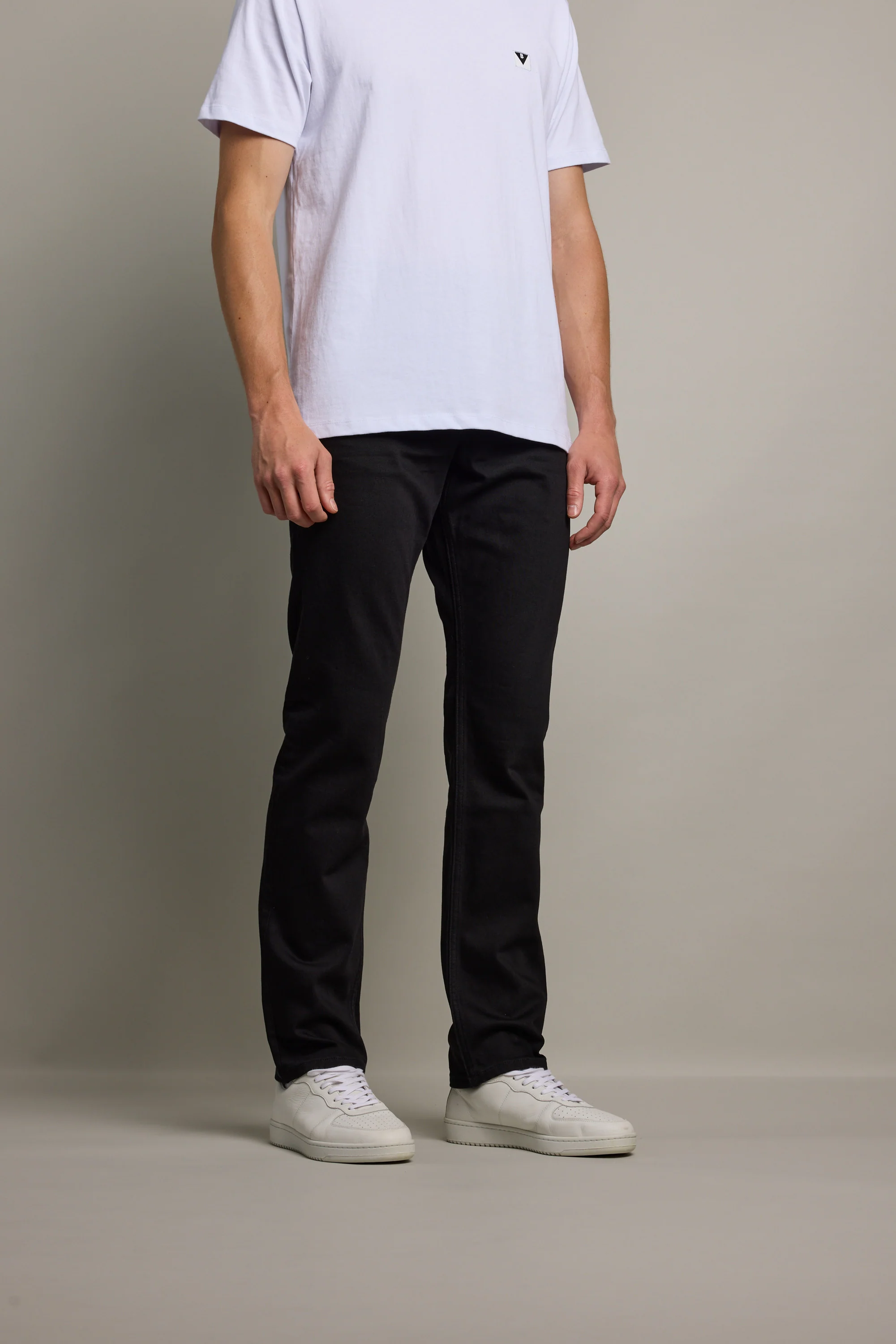 Nomad Denim Taper Jean - Image 2