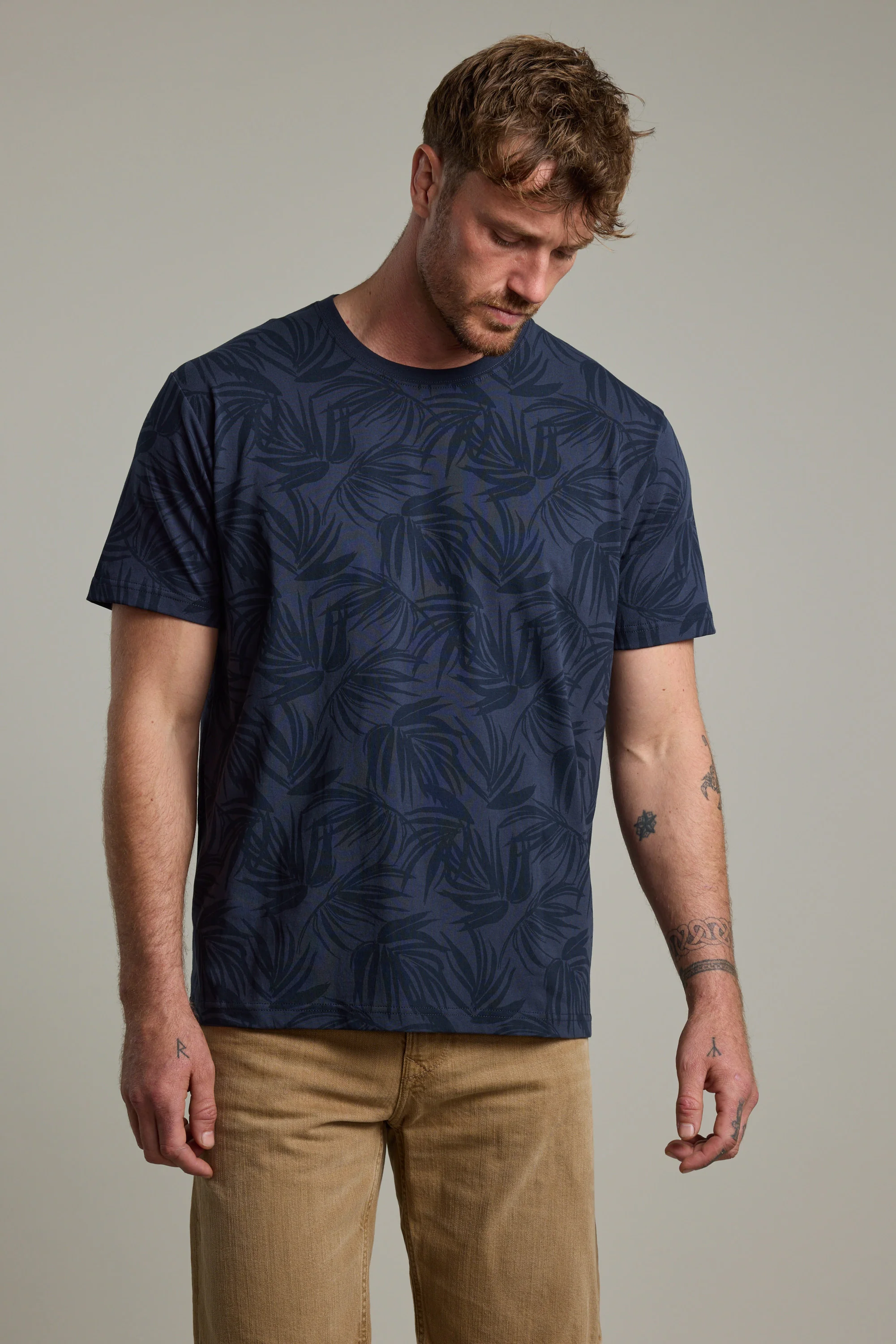 Palm Leaves Print Tee - Image 4