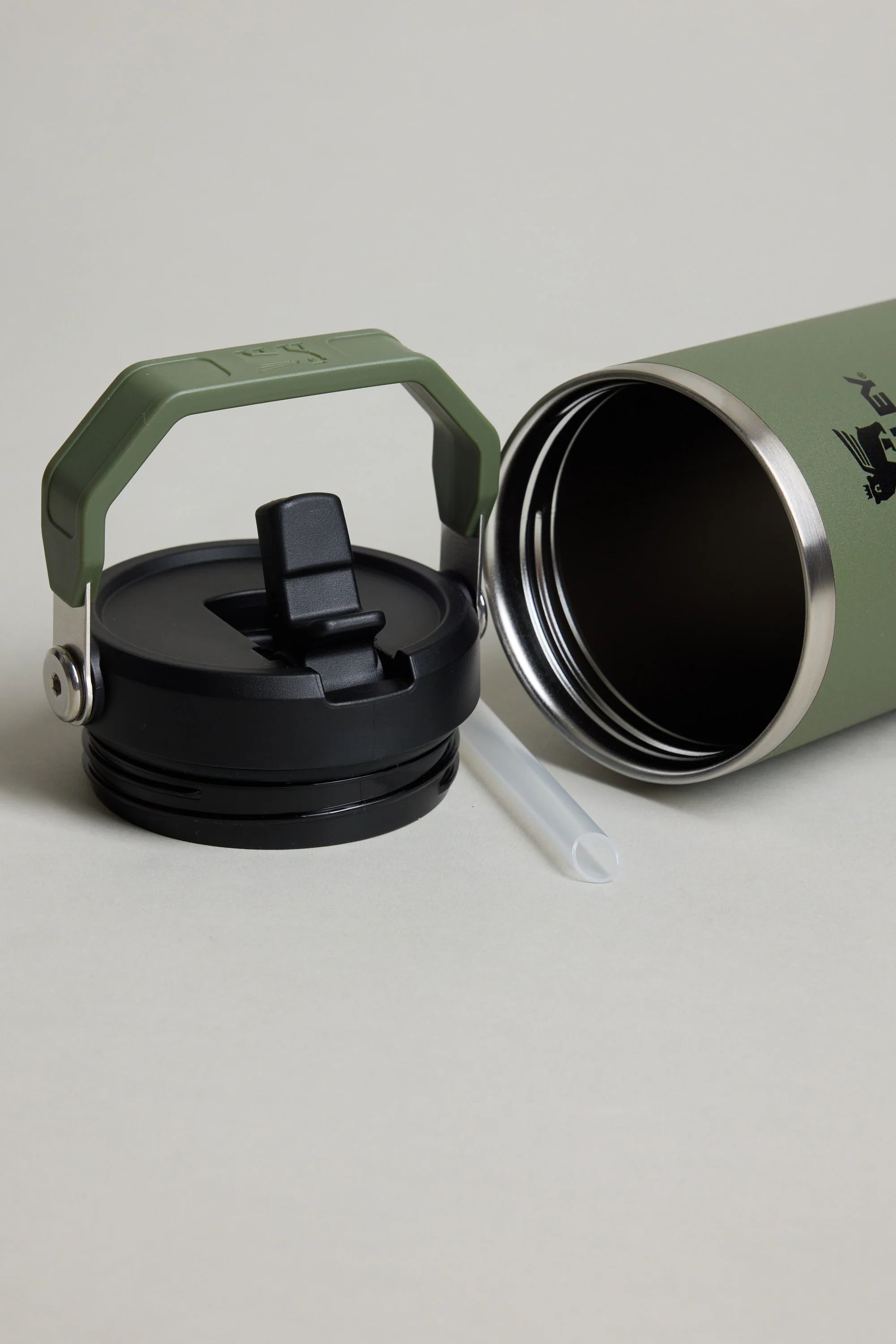 The IceFlow Flip Straw Tumbler 30 OZ - Image 3